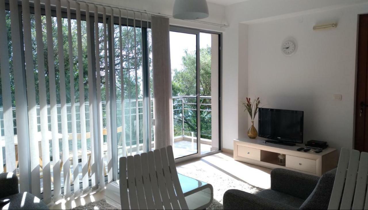 Apartments Acacia Hill Дженовічі Екстер'єр фото